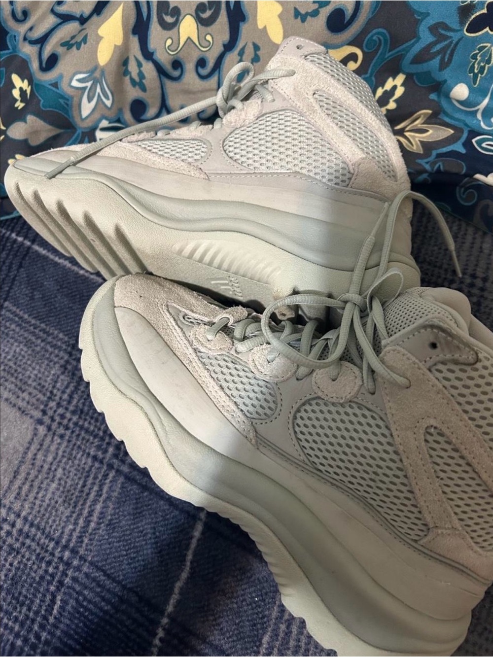 Yeezy DSRT BT
